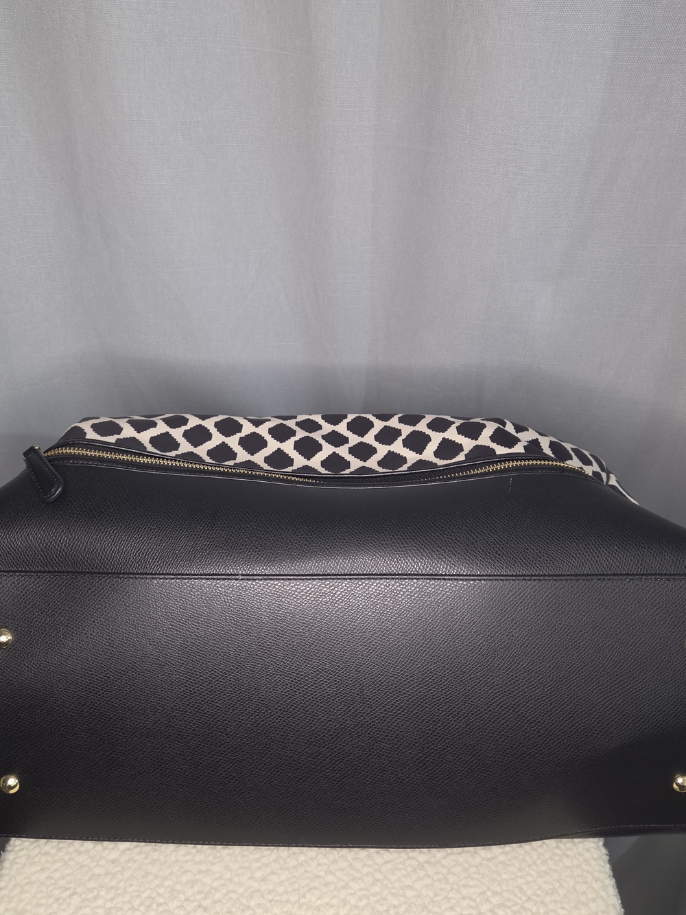 Vera Bradley Black & White Ikat Spots Weekender Bag - Picture 9 of 9